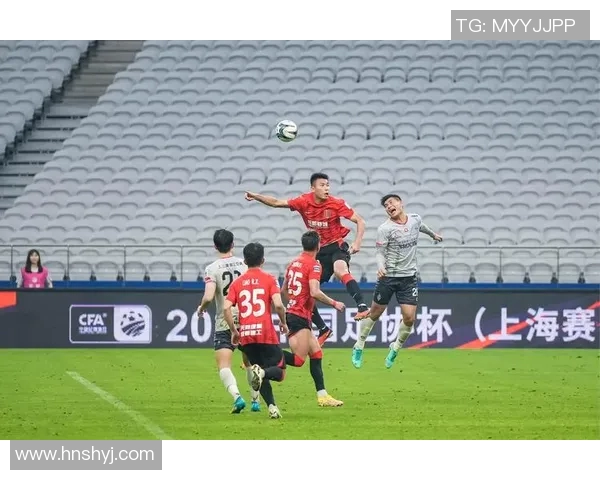 上海足球队耐力表现创新高引发全国关注与热议